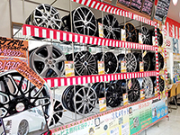 タイヤ館 東京EDOGAWA 店内