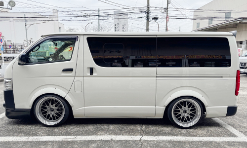 ハイエース TRH200