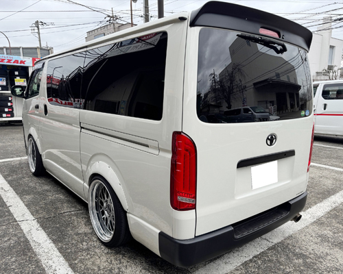 ハイエース TRH200
